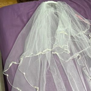 White veil worn once